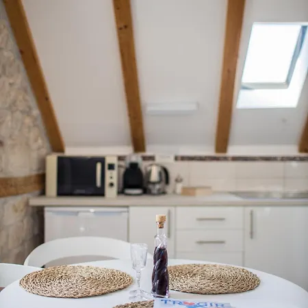Tragos Lemon Tree Apartman Trogir