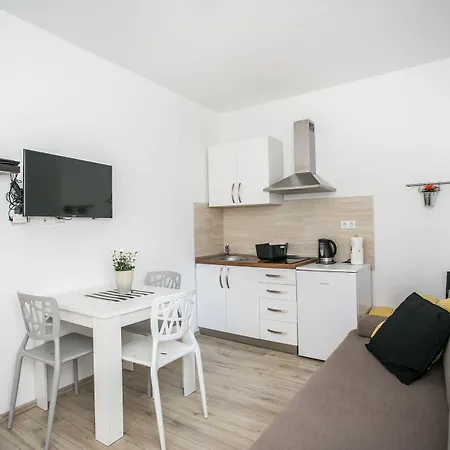 Tragos Lemon Tree Διαμέρισμα Τρογκίρ