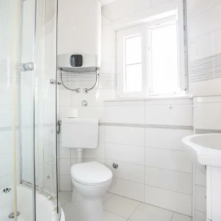 Tragos Lemon Tree Trogir