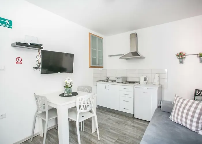 Tragos Lemon Tree Trogir