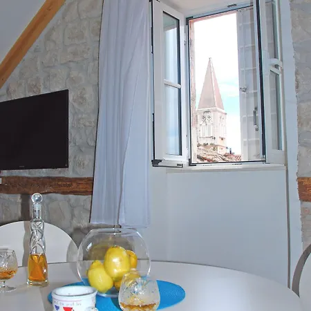 Tragos Lemon Tree * Trogir