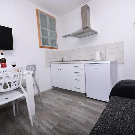 Апартаменти Tragos Lemon Tree