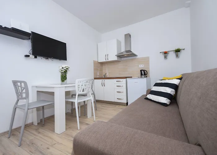 特拉格斯柠檬树公寓 公寓 *