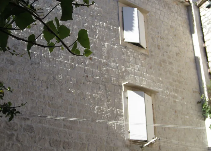 特拉格斯柠檬树公寓 特罗吉尔