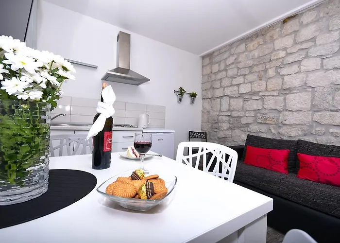 Tragos Lemon Tree Трогир